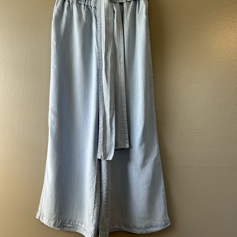 Forever, 21 contemporary wide leg gauchos  blue‎ denim look belted high waisted - Picture 2 of 9